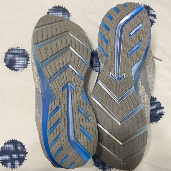 Mens Running Shoe - Picture 3 of 5